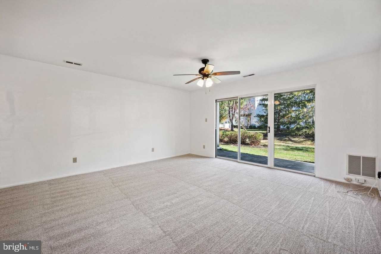 1107 Squirrel Rd - Photo 7 of 20