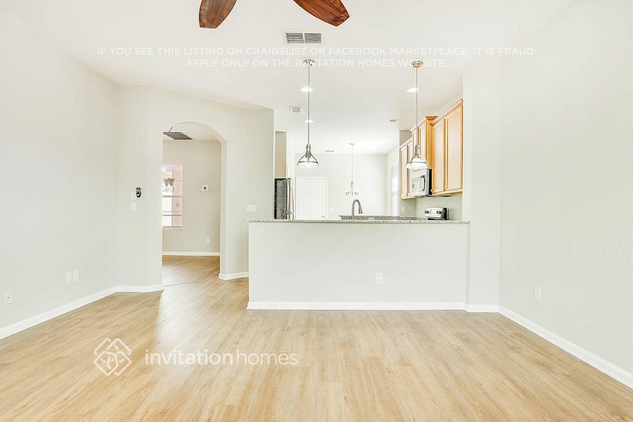 2920 Willow Creek Ln - Photo 7 of 29