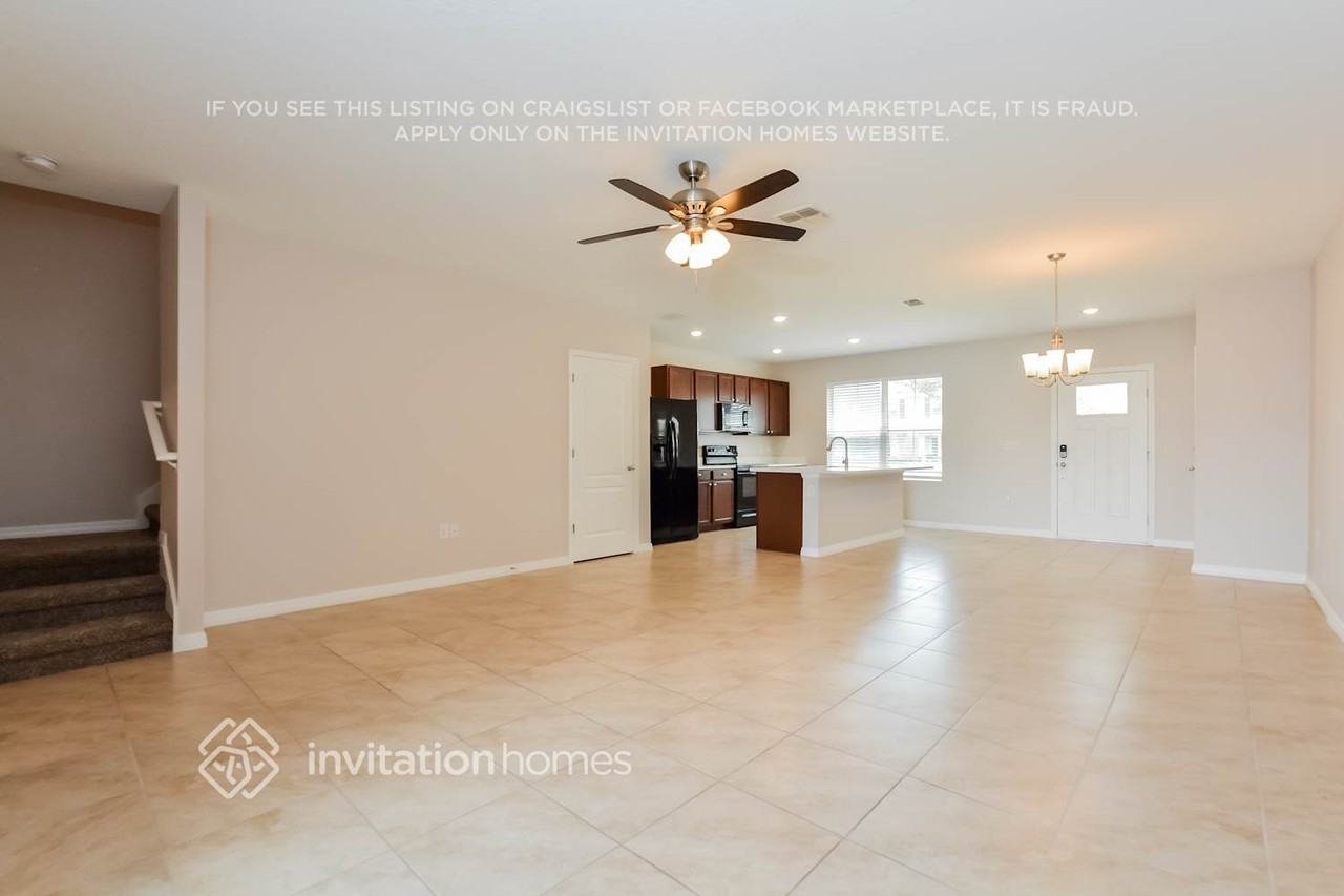 1889 Red Canyon Dr - Photo 4 of 18