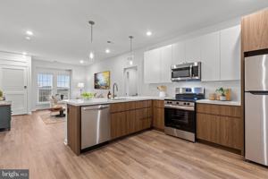 featured image of 2500 Kelly Rd