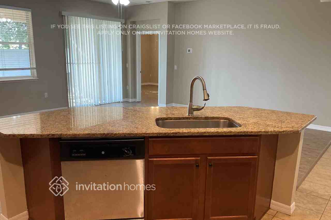 742 Woods Landing Dr - Photo 5 of 13