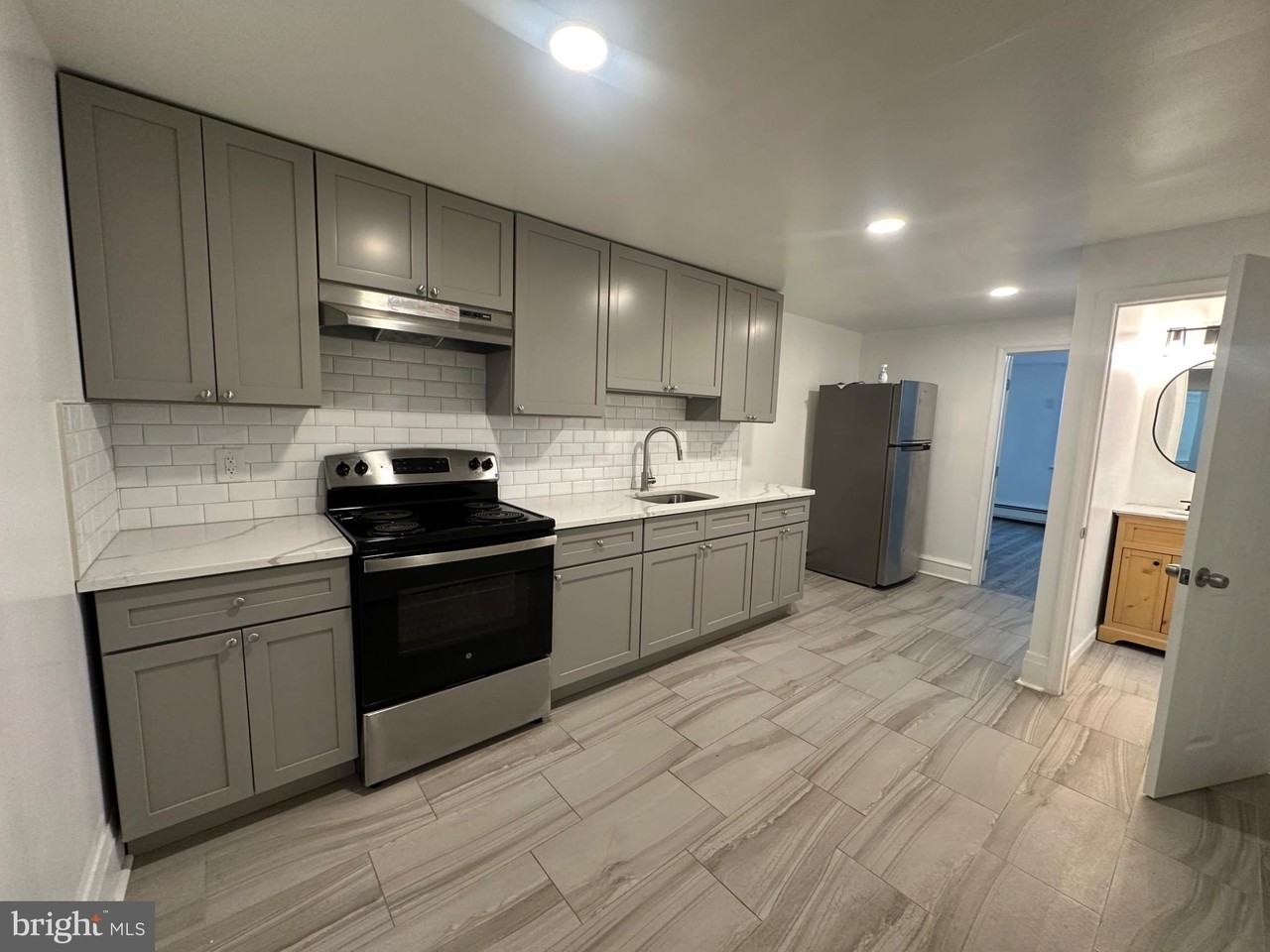 224 Long Ln - Photo 4 of 7