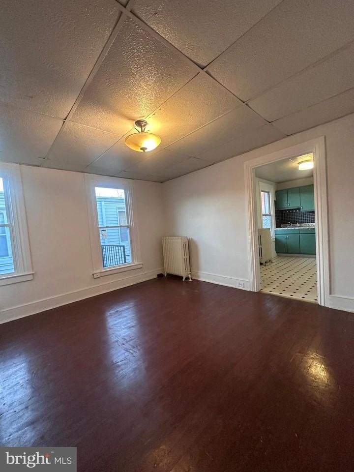 17 E Walnut St Apt 3 #3 - Photo 7 of 17