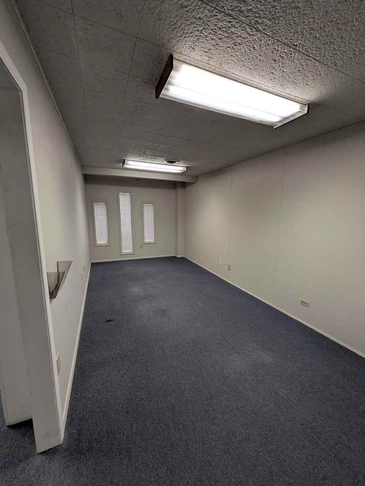 110 S Fulton St #1 - Photo 4 of 12