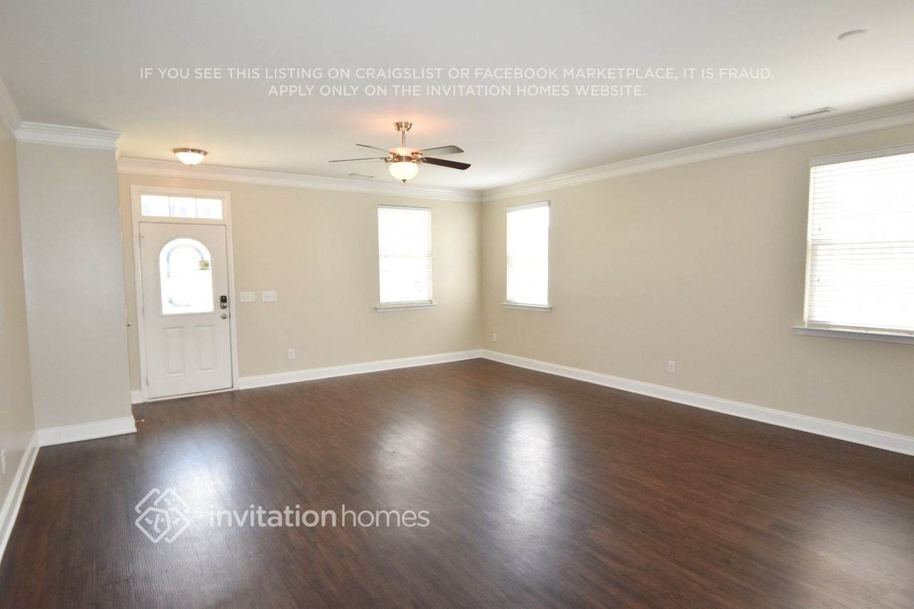 208 Edgecroft Way - Photo 2 of 16