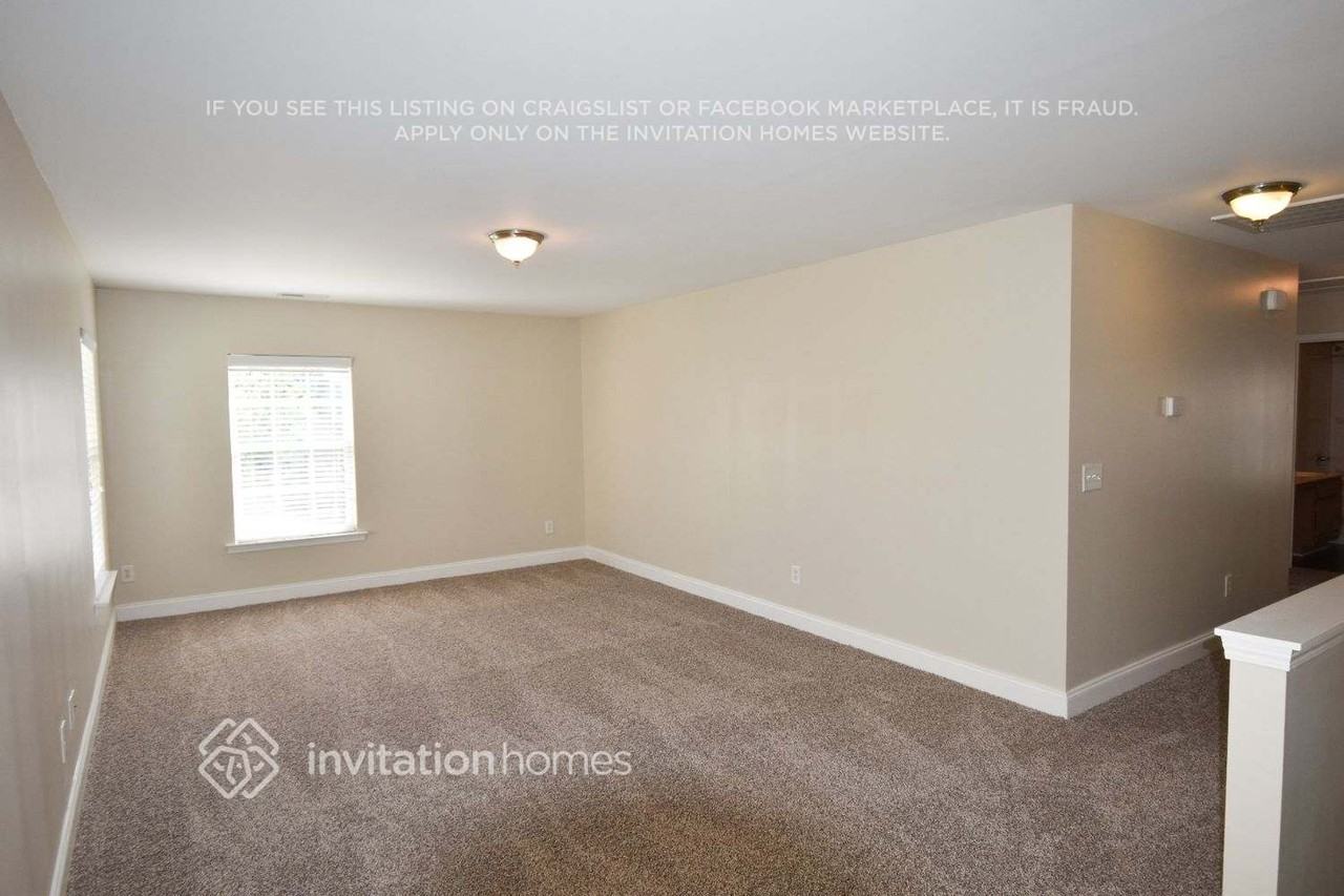 208 Edgecroft Way - Photo 7 of 16