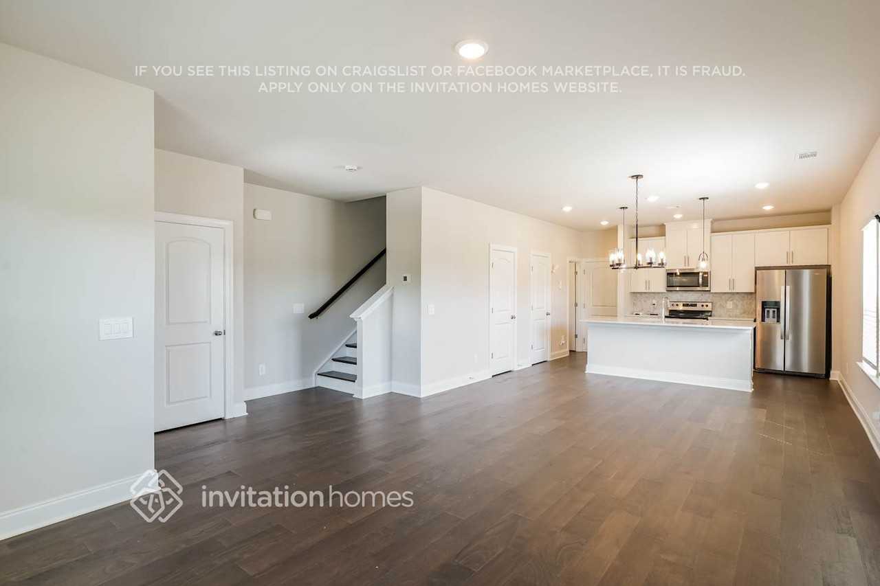 200 River Rock Dr - Photo 5 of 18