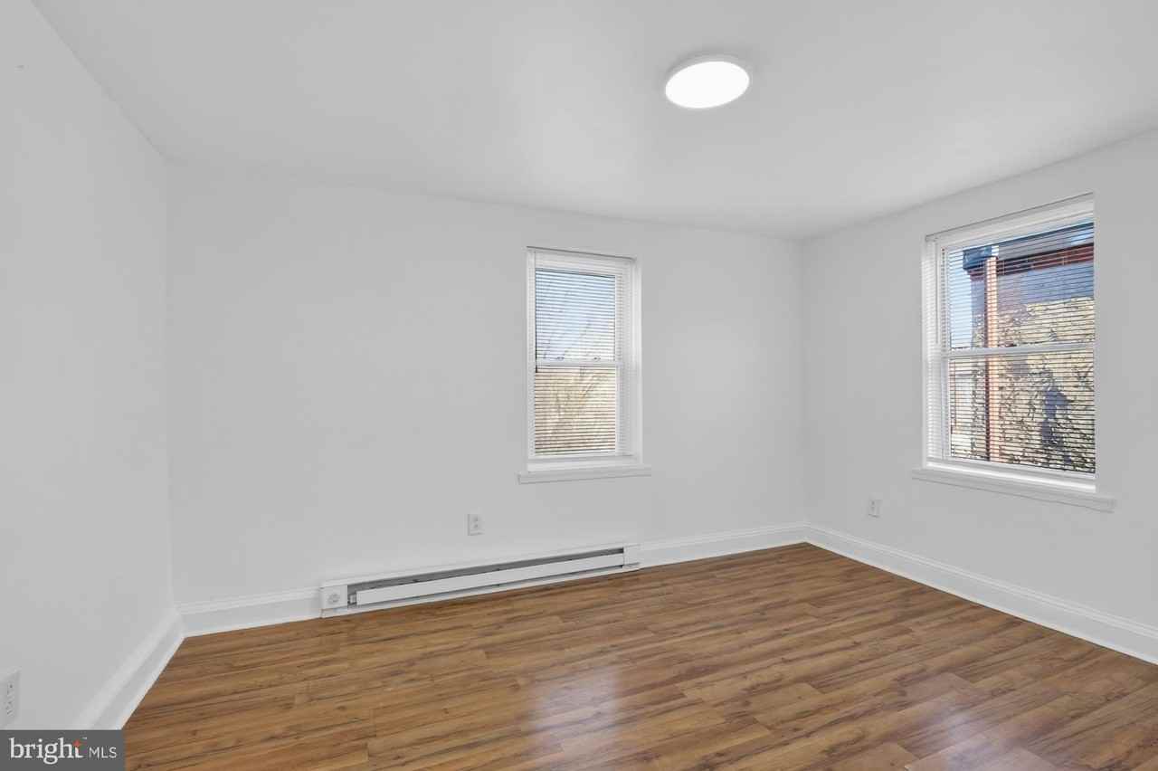 1733 W Oxford St Unit 3 #3 - Photo 6 of 20