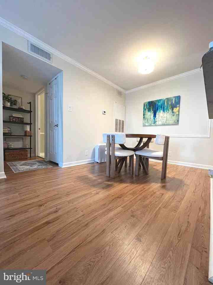 3312 Wyndham Cir Apt 204 #204 - Photo 5 of 17