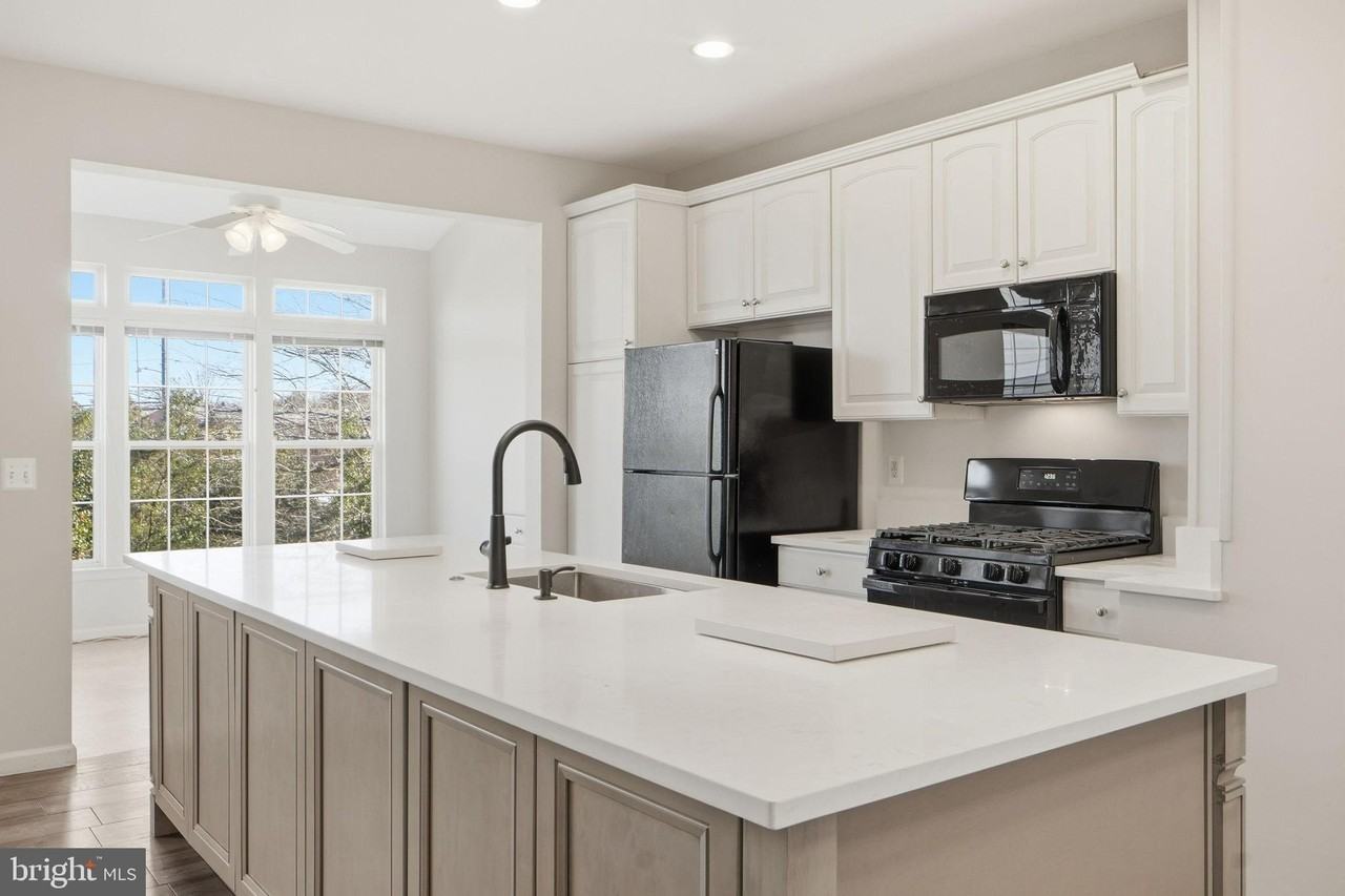 8429 Hallie Rose St - Photo 6 of 17