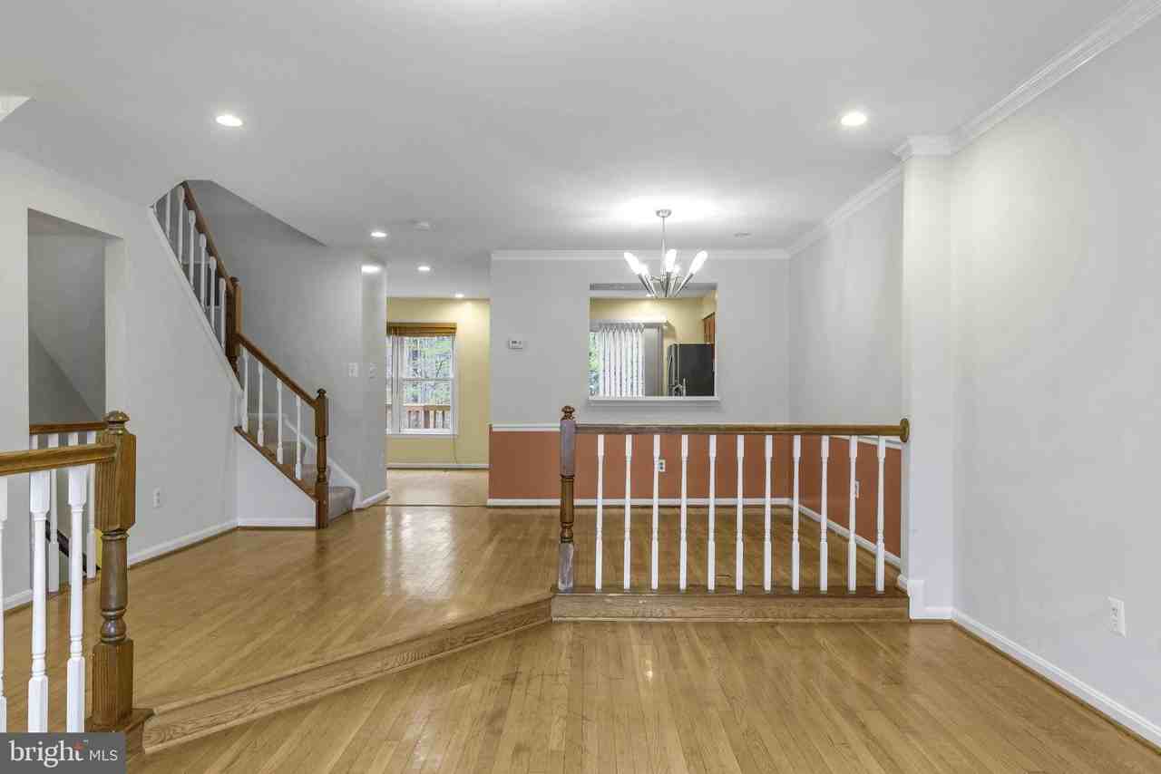 7222 Lensfield Ct - Photo 3 of 48