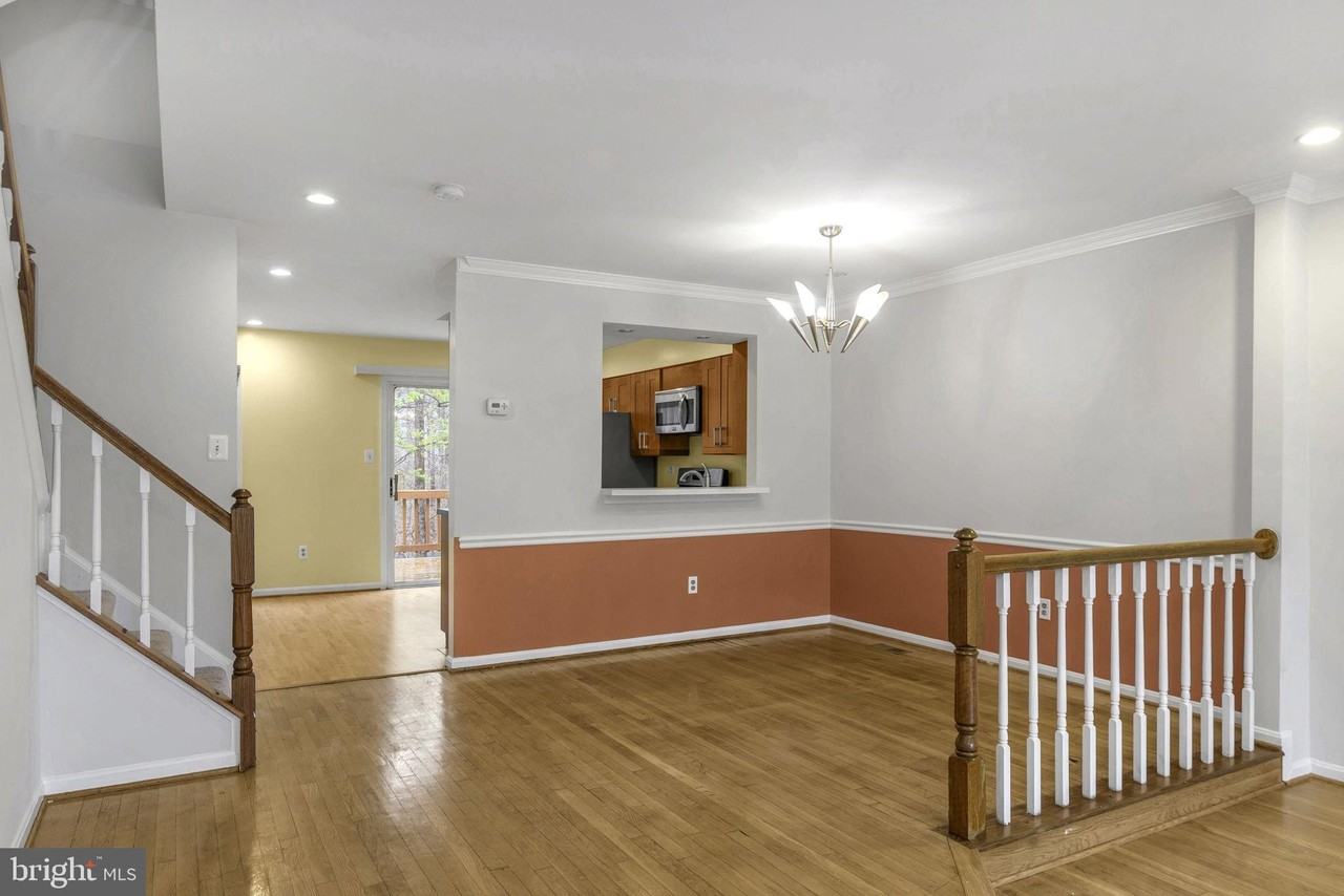 7222 Lensfield Ct - Photo 4 of 48