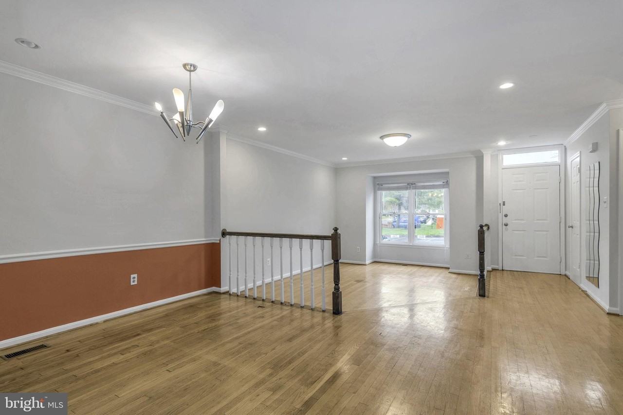 7222 Lensfield Ct - Photo 5 of 48