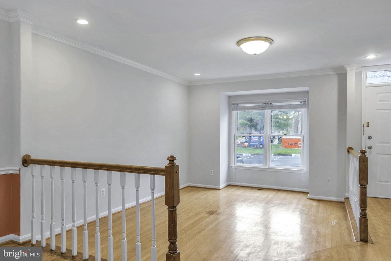 7222 Lensfield Ct - Photo 6 of 48