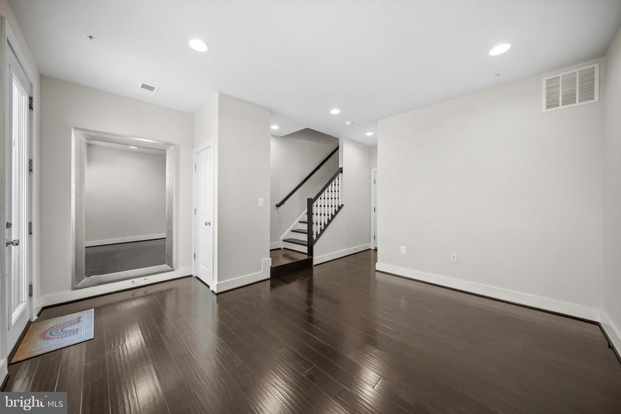 4806 Garden View Ln - Photo 3 of 36