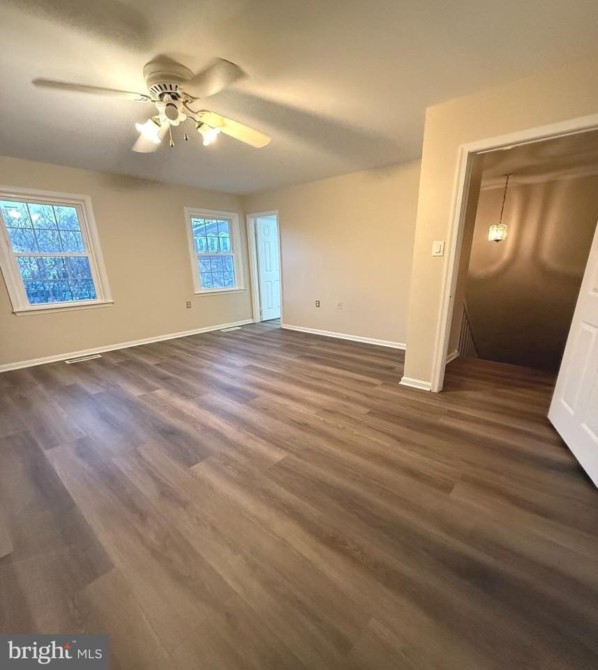 11382 Cromwell Ct - Photo 3 of 15