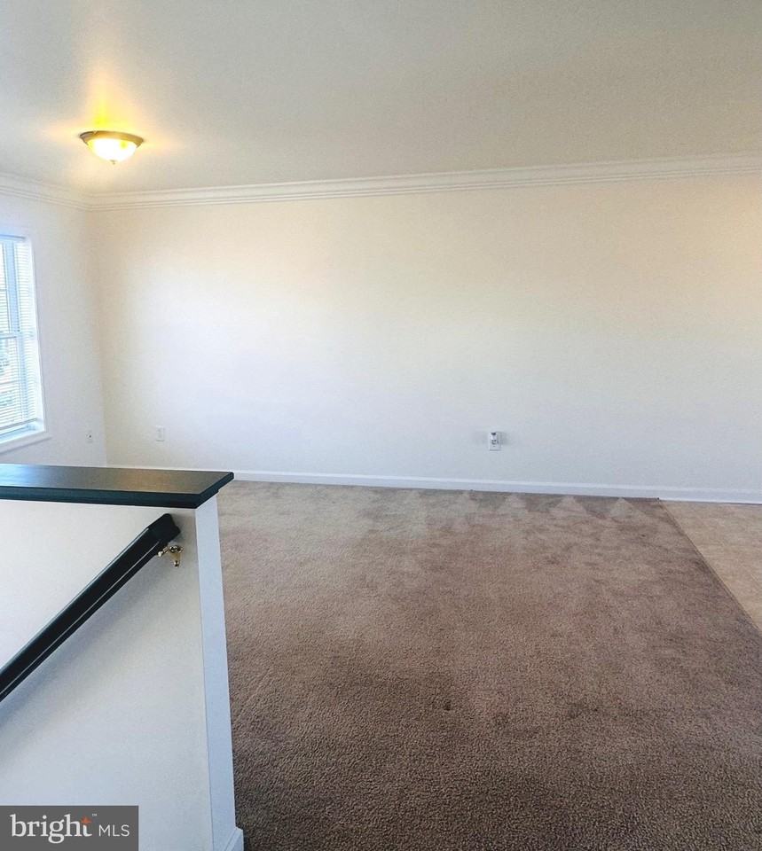 92 Embassy Ct - Photo 4 of 20