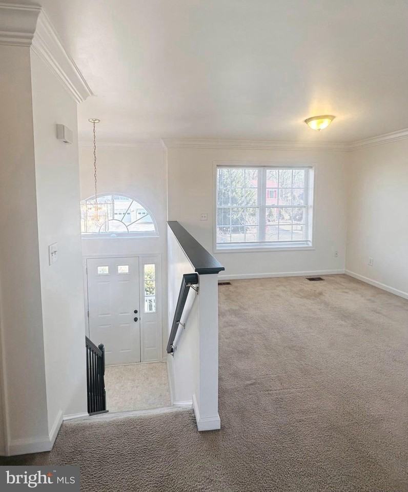 92 Embassy Ct - Photo 5 of 20