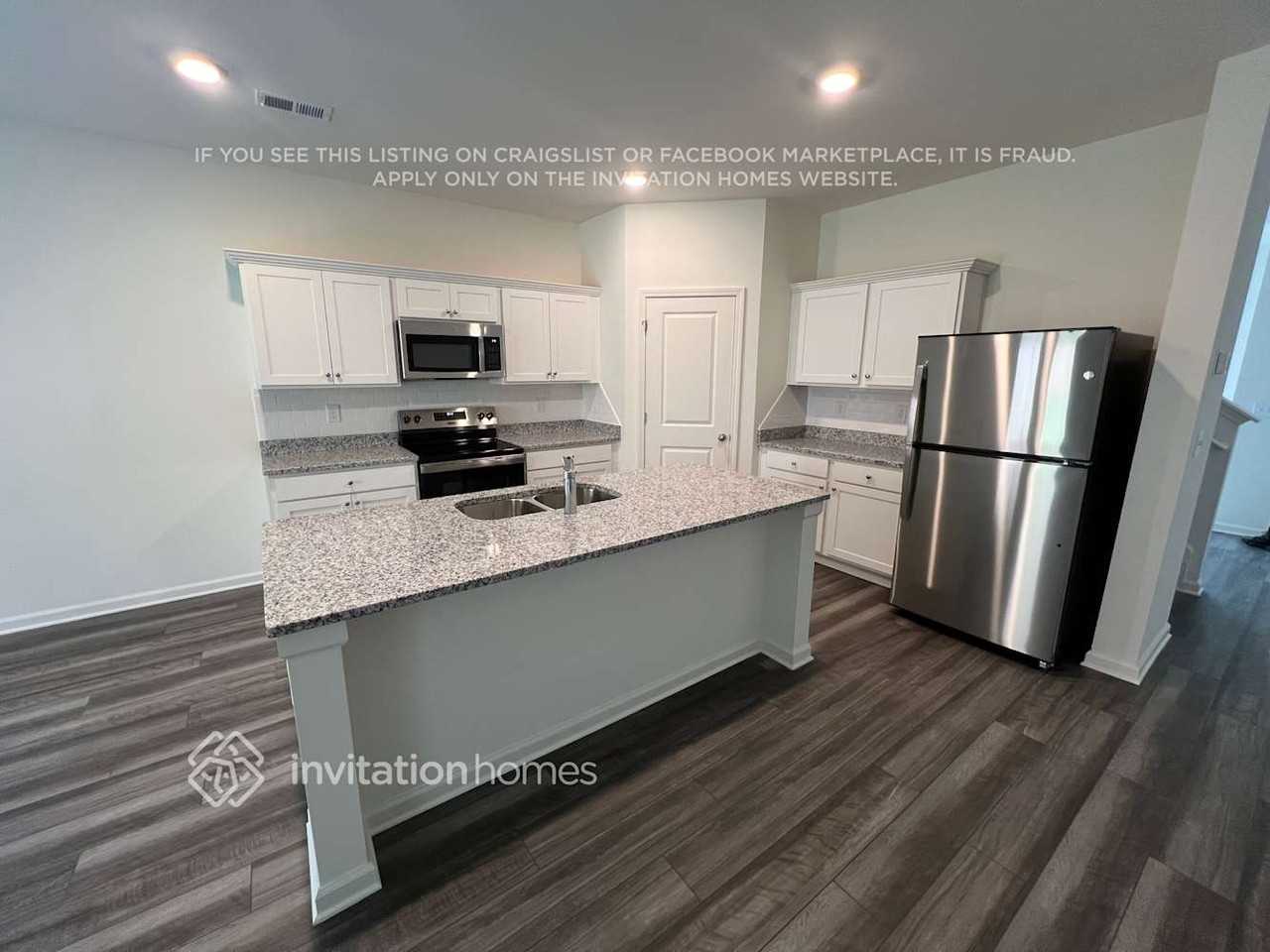 7381 Cranleigh St - Photo 3 of 11