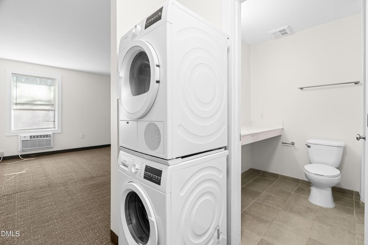 5104 Hollyridge Dr Apt 303 #303 - Photo 3 of 21