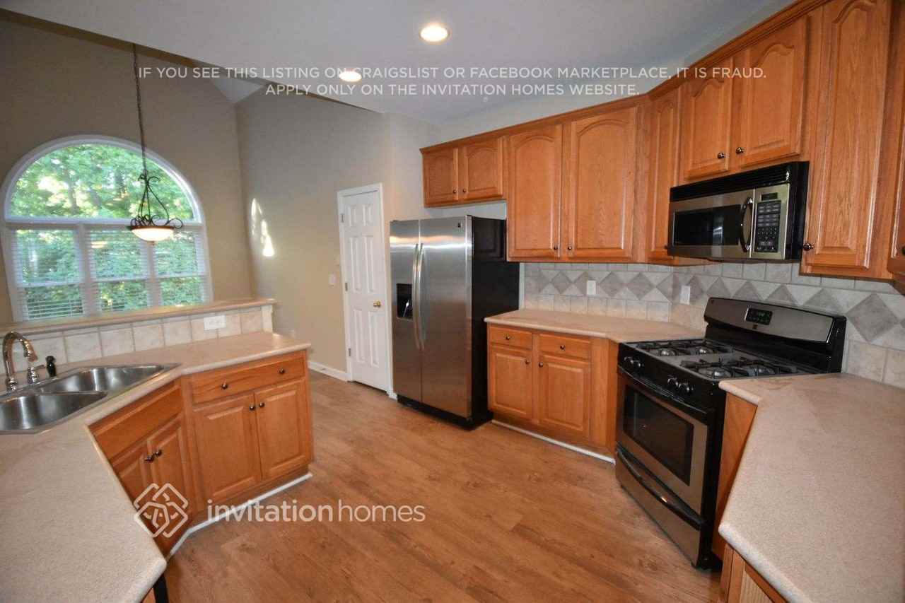 72 Southshore Pass - Photo 5 of 12