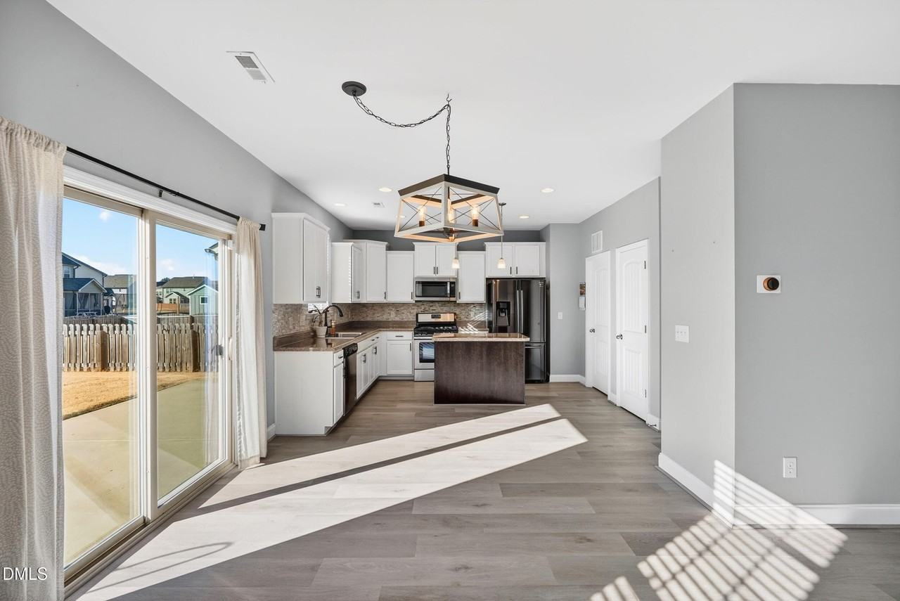 3325 Lacewing Dr - Photo 4 of 16