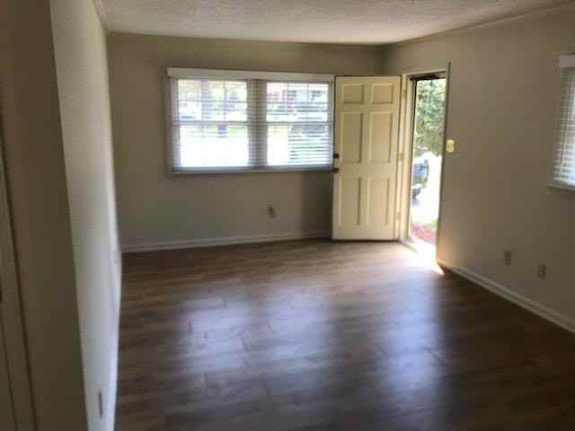 2153 Canterbury Dr - Photo 3 of 30