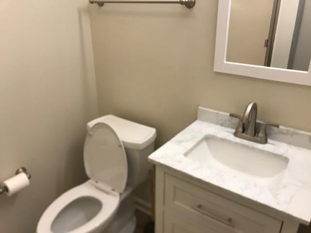 2153 Canterbury Dr - Photo 4 of 30