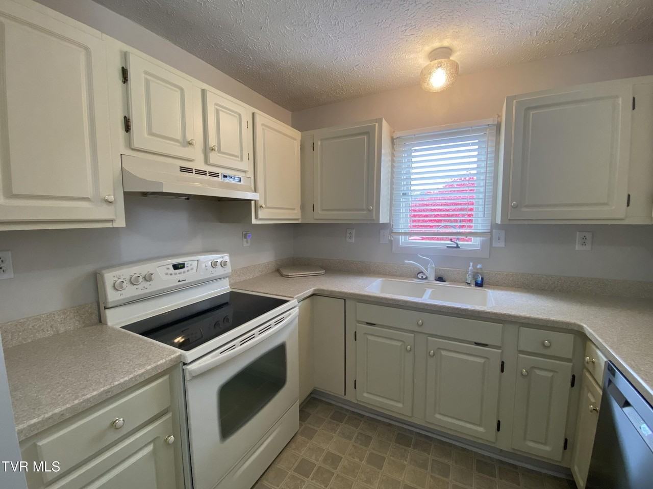 10 Crouch Ct - Photo 7 of 24