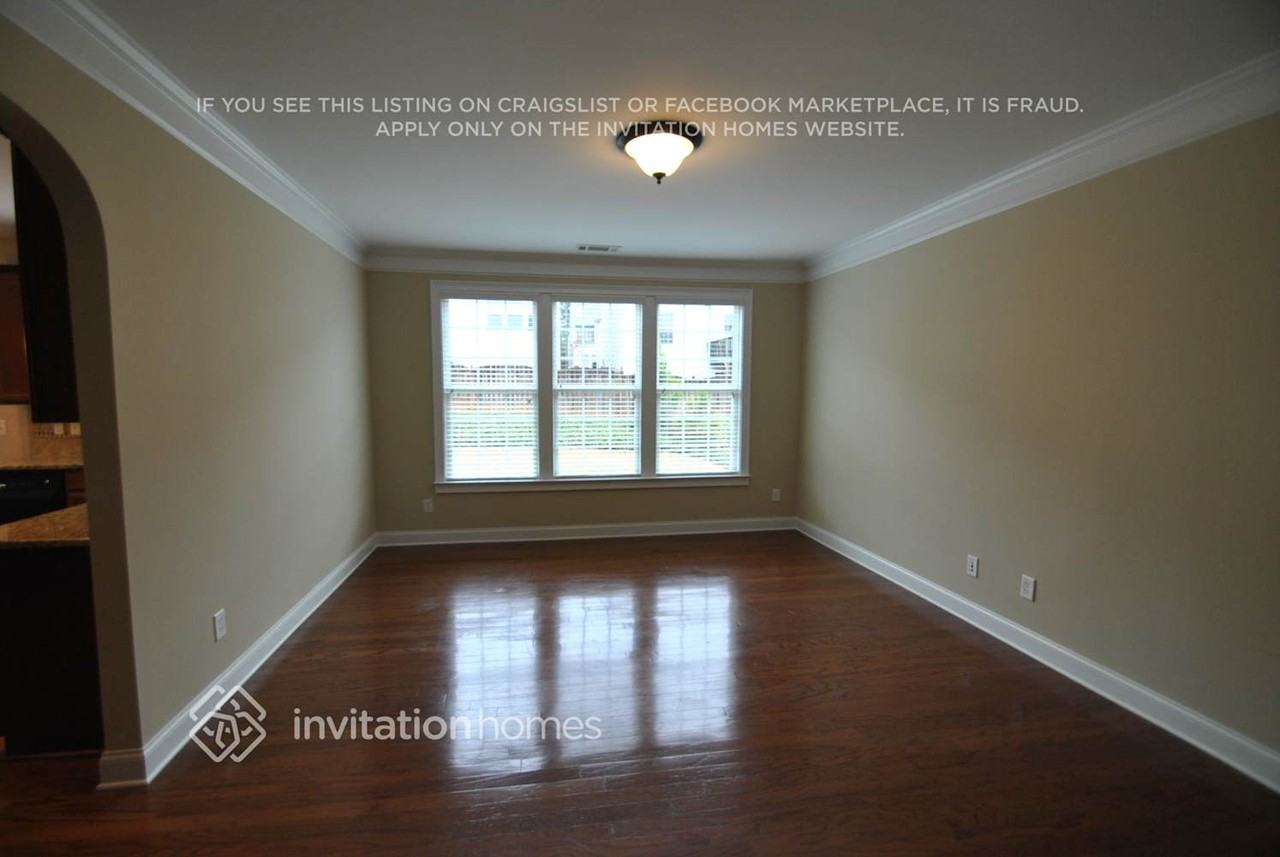 3646 Bridge Walk Dr - Photo 5 of 17