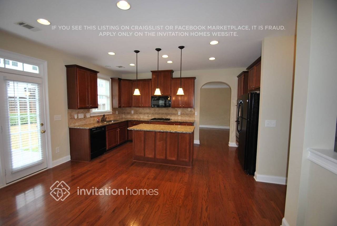 3646 Bridge Walk Dr - Photo 7 of 17