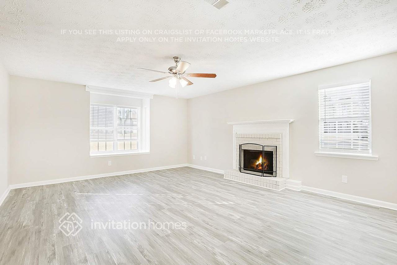 1859 Kathy Ct - Photo 3 of 16