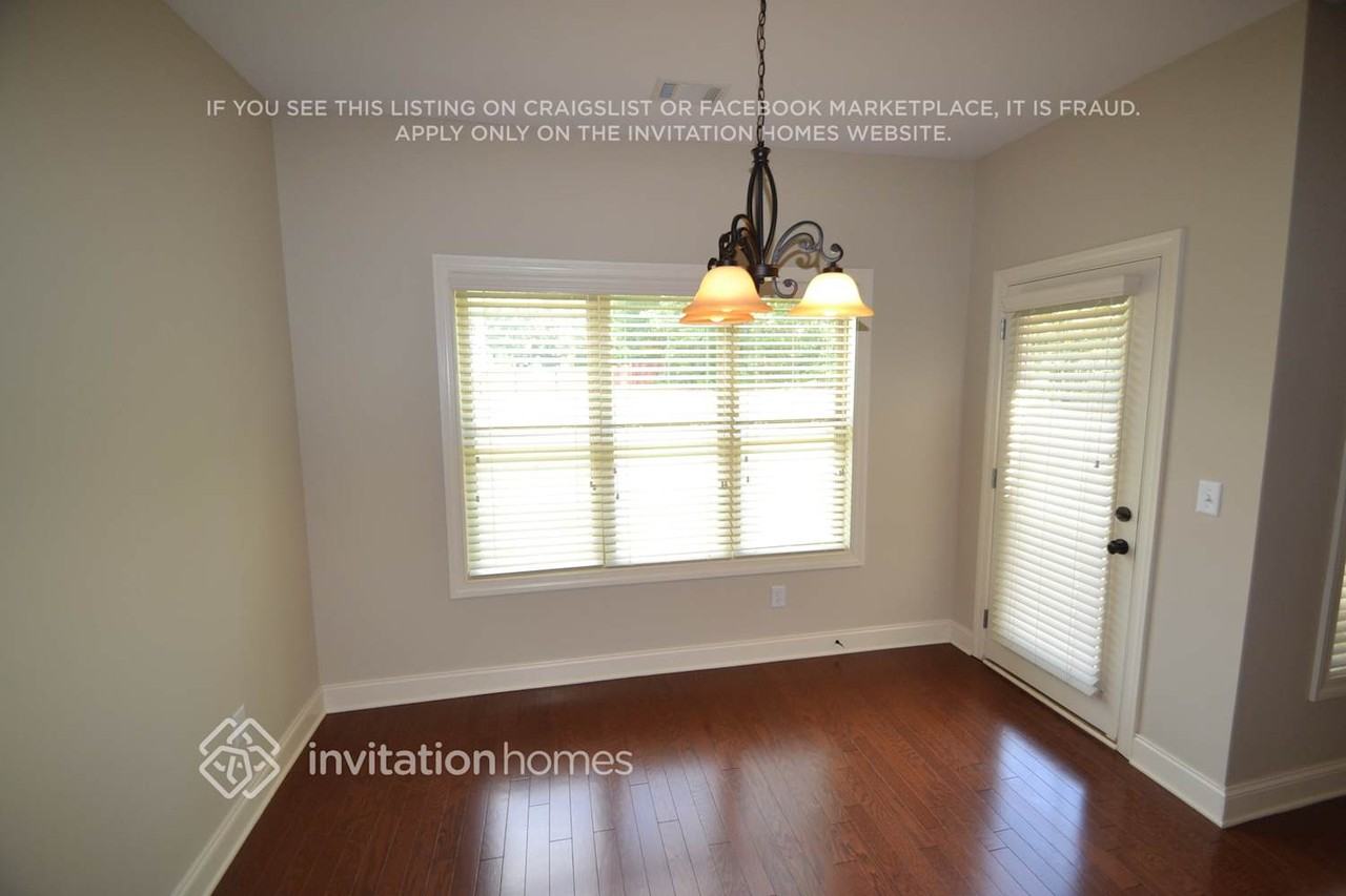 427 Sweetwater Bridge Cir - Photo 5 of 14