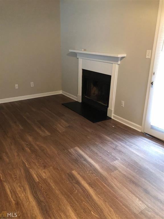 1675 Winchester Way Se - Photo 4 of 15