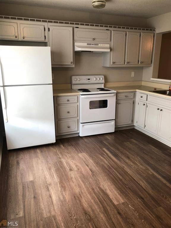 1675 Winchester Way Se - Photo 7 of 15