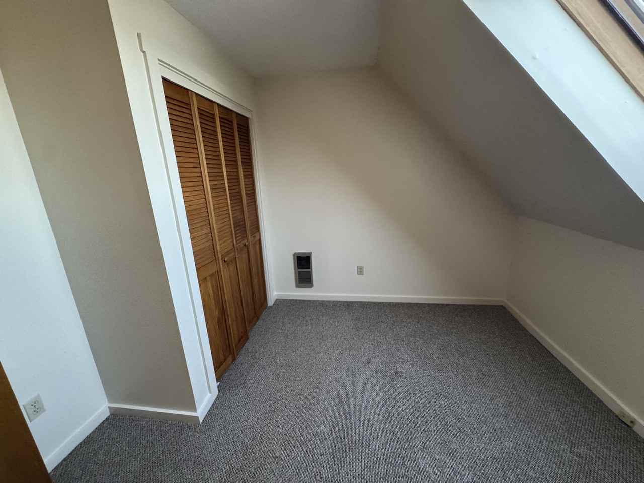 1268 Meadow Rd - Photo 7 of 11