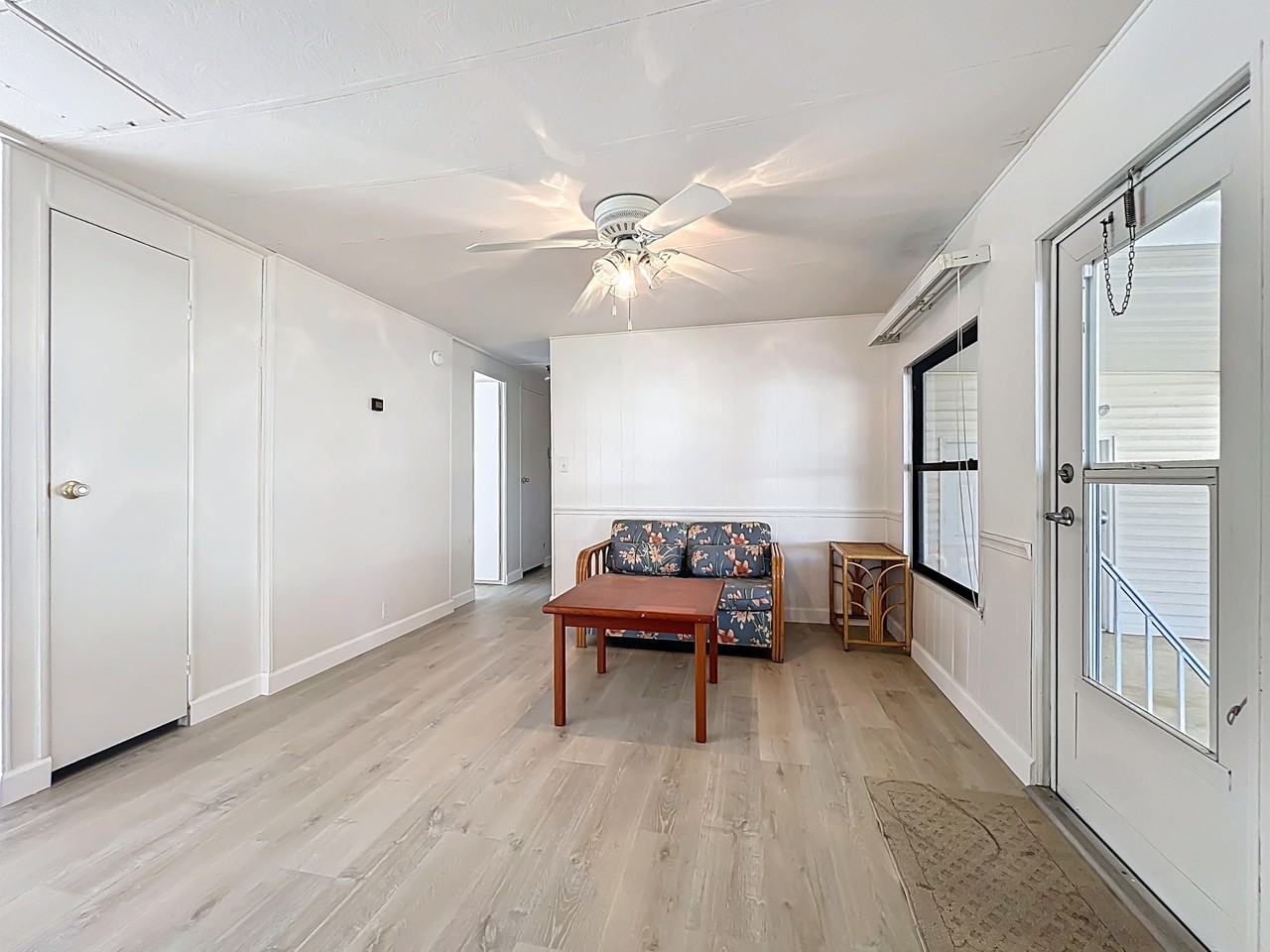 909 Sequoia St #1 - Photo 3 of 20