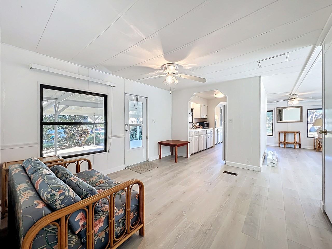 909 Sequoia St #1 - Photo 4 of 20