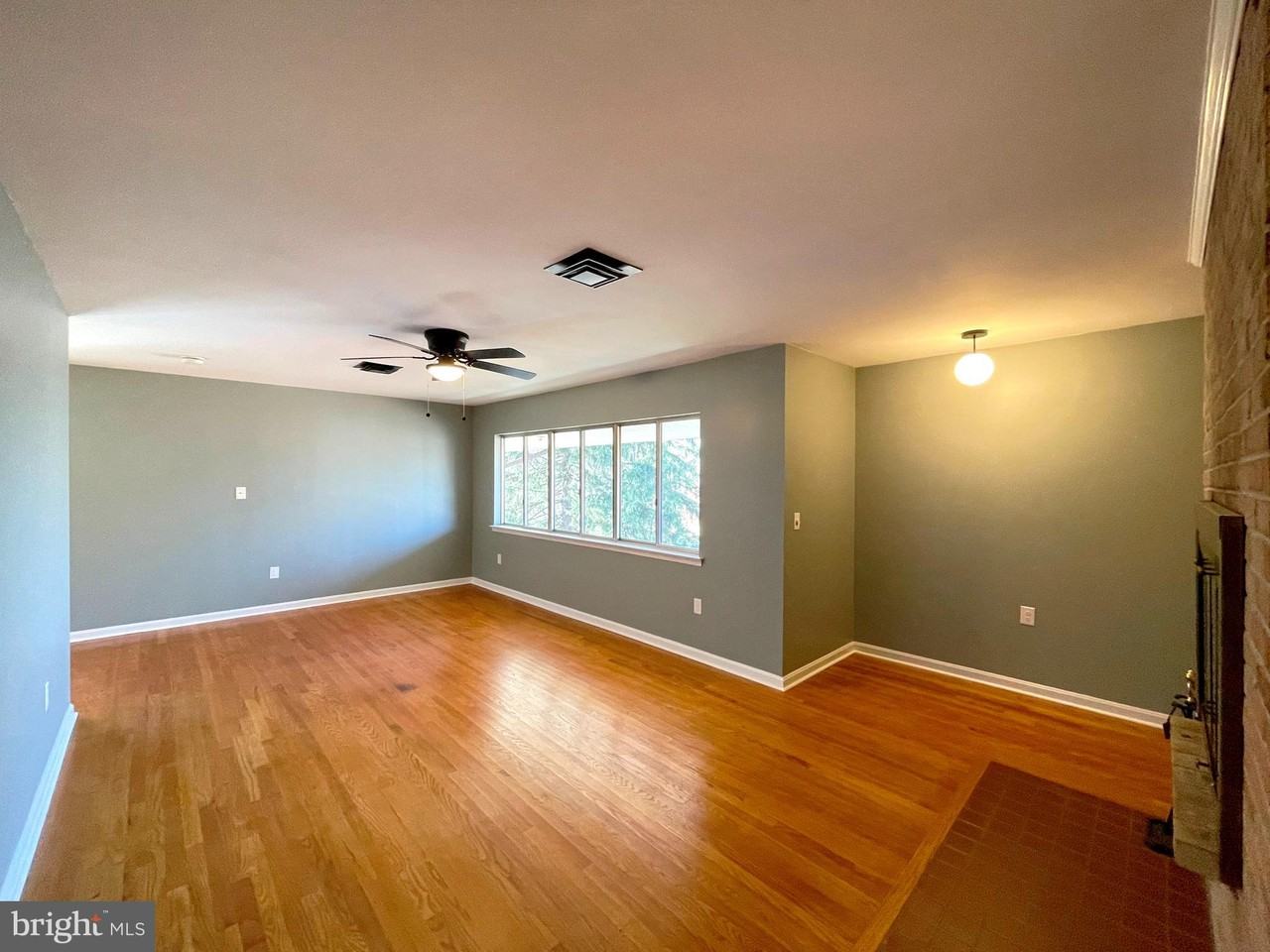 9457 Boyds Turn Rd - Photo 5 of 46