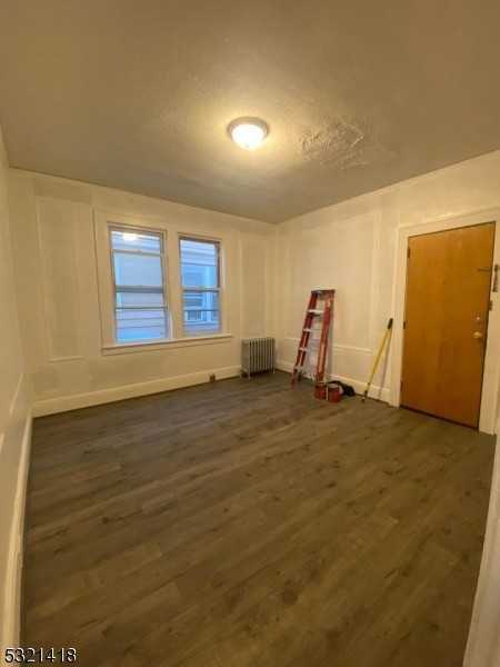 1029 Kilsyth Rd Apt 1r - Photo 5 of 10