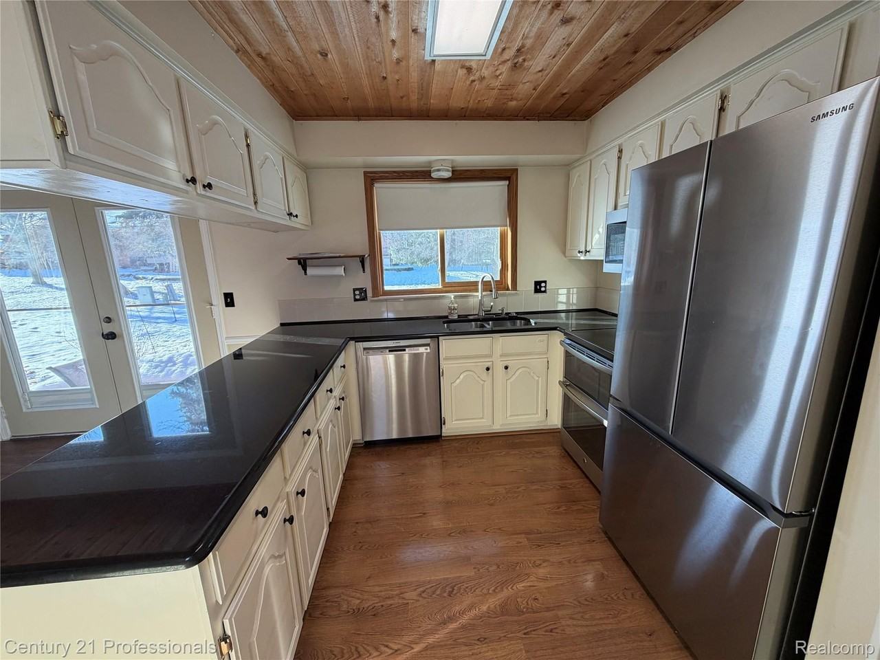 2132 Winchester Rd - Photo 7 of 27