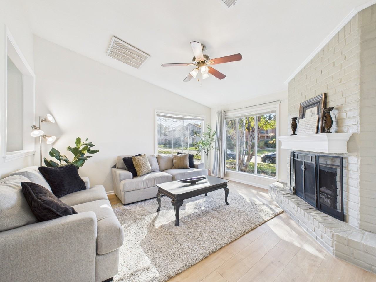 7836 Bateman Ln - Photo 5 of 45