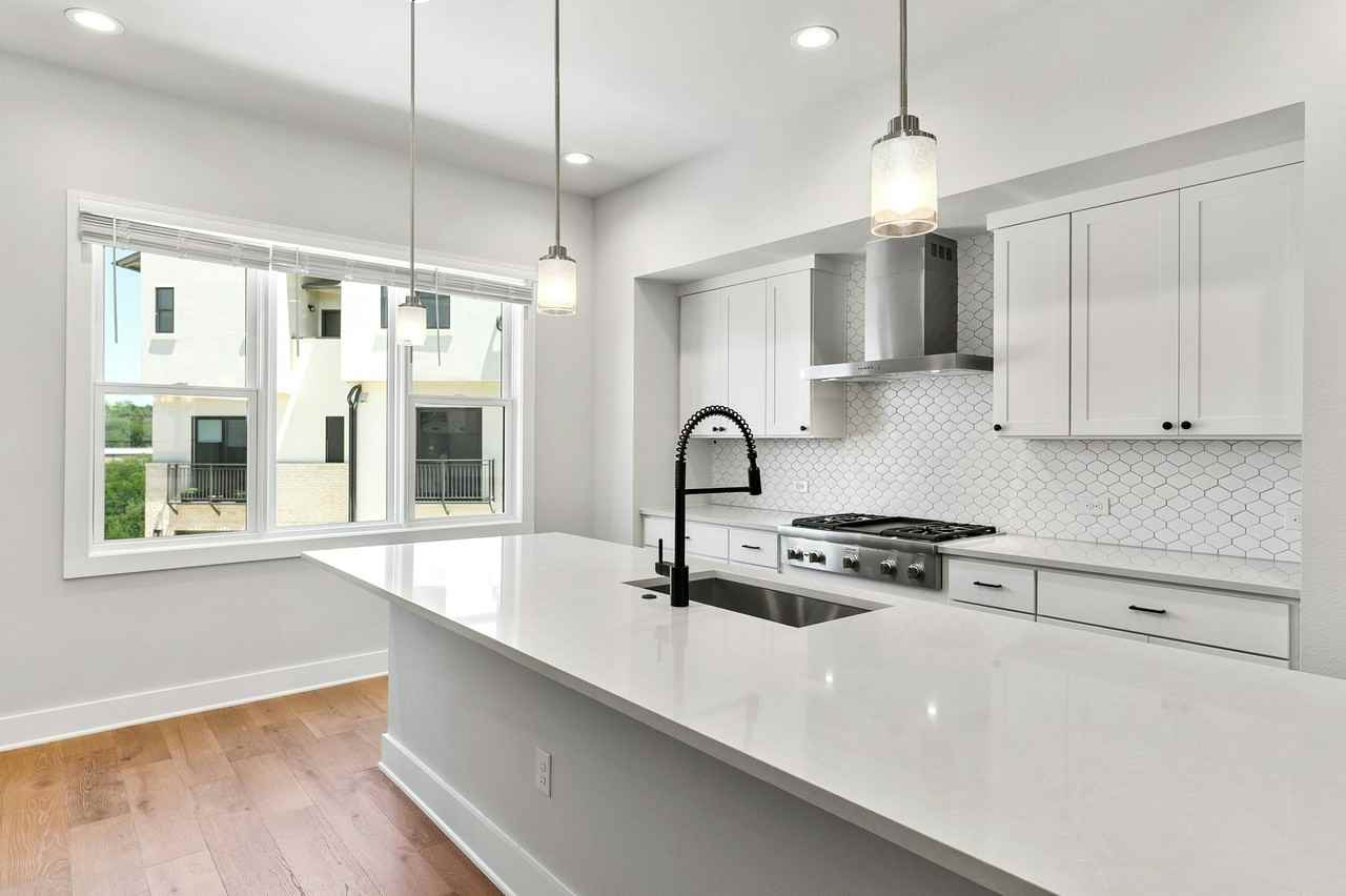 4611 Unity Cir - Photo 3 of 40