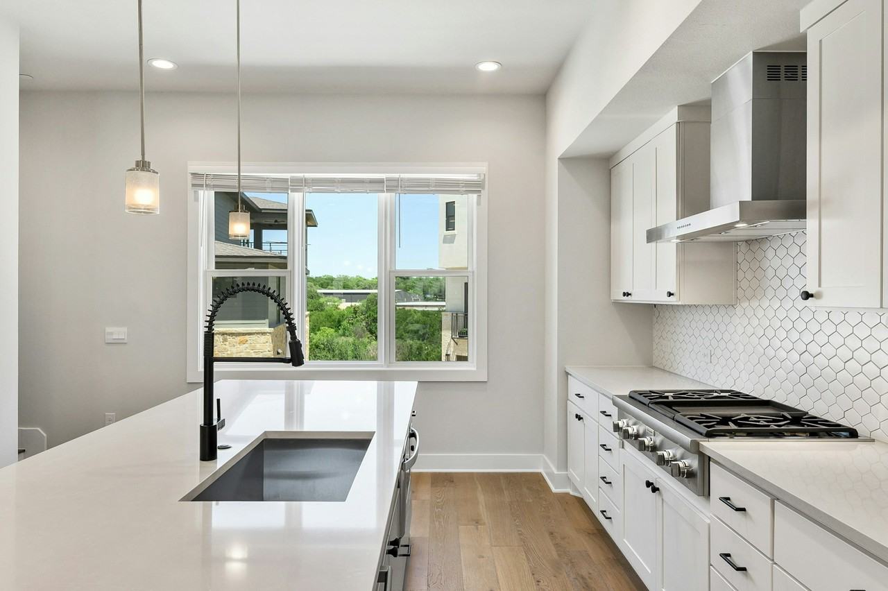 4611 Unity Cir - Photo 4 of 40