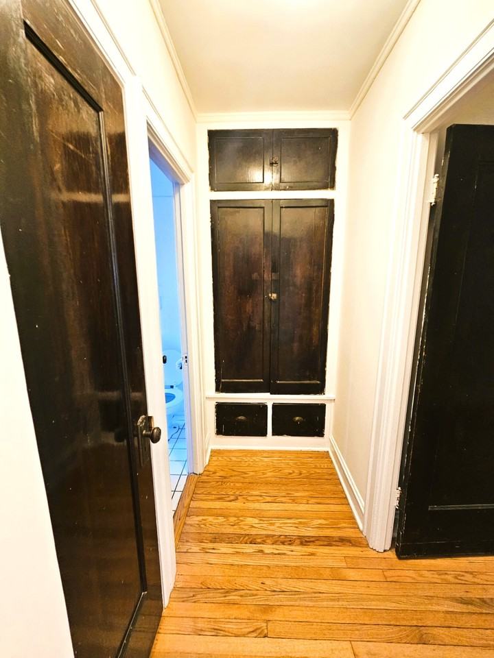 4800 N Paulina St #2 - Photo 6 of 8