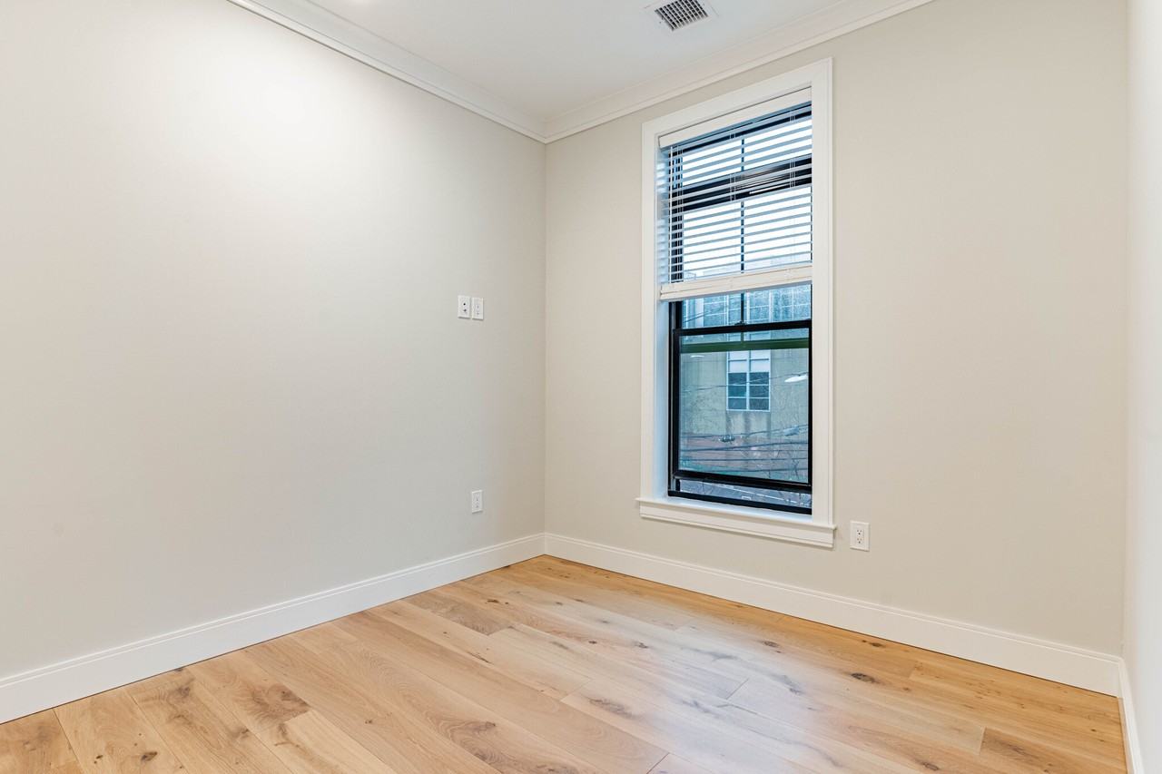 157 Everett St #303 - Photo 5 of 15