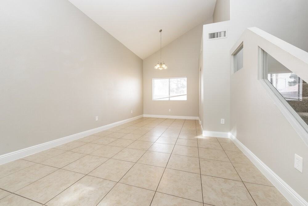 4501 Bradpoint Dr - Photo 4 of 17