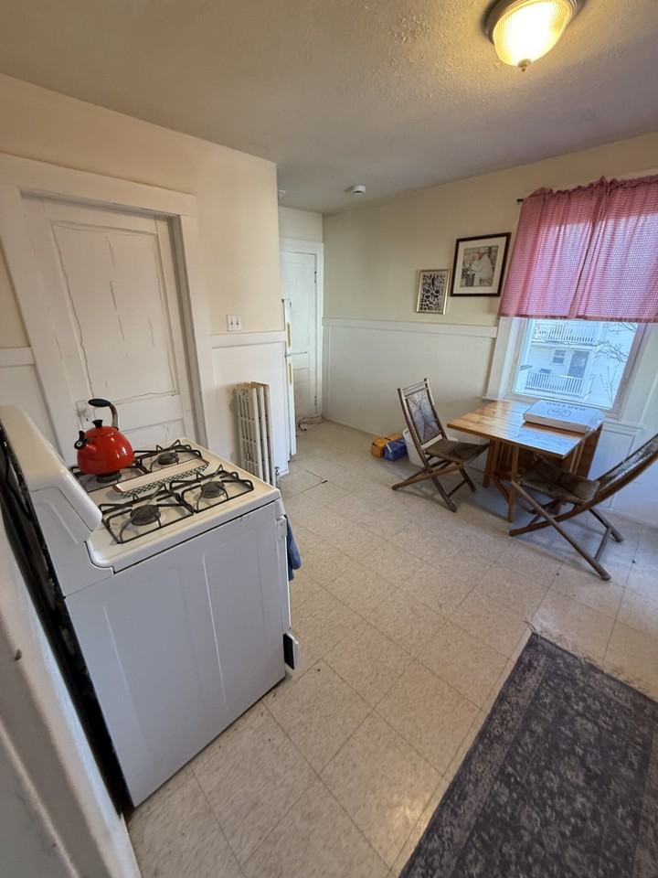 58 Brock St #3 - Photo 7 of 21