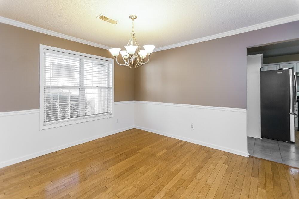 5335 Yoshino Ter - Photo 6 of 17