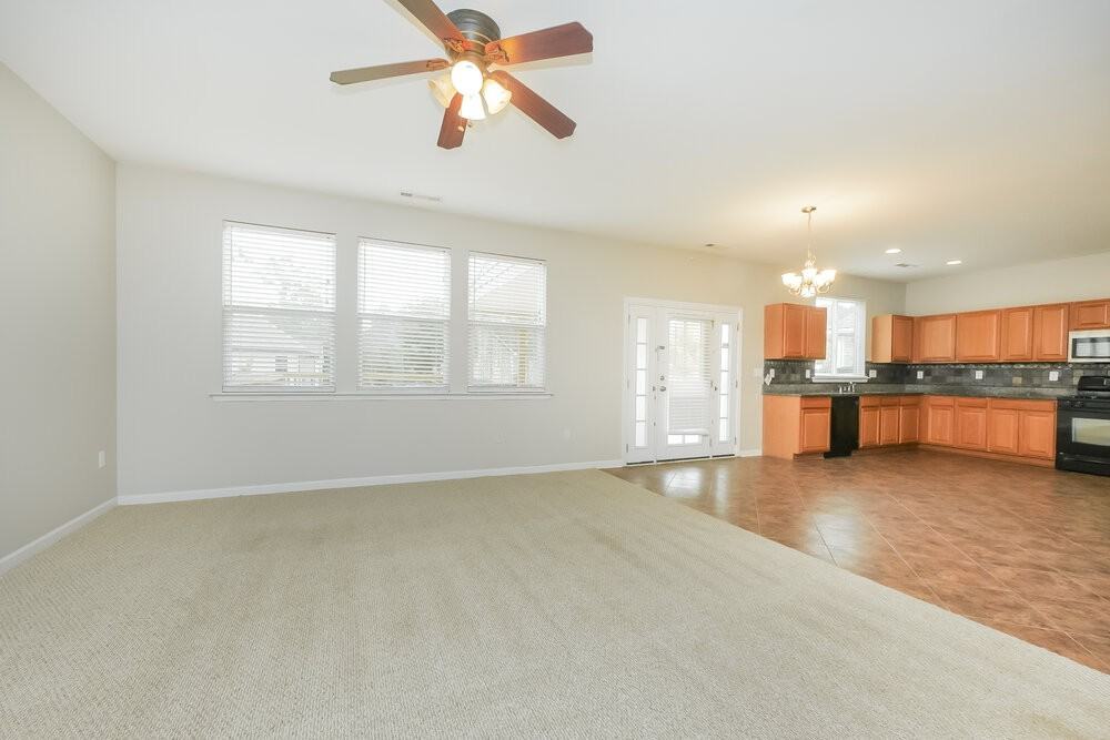 136 Maple Hill Dr - Photo 5 of 17